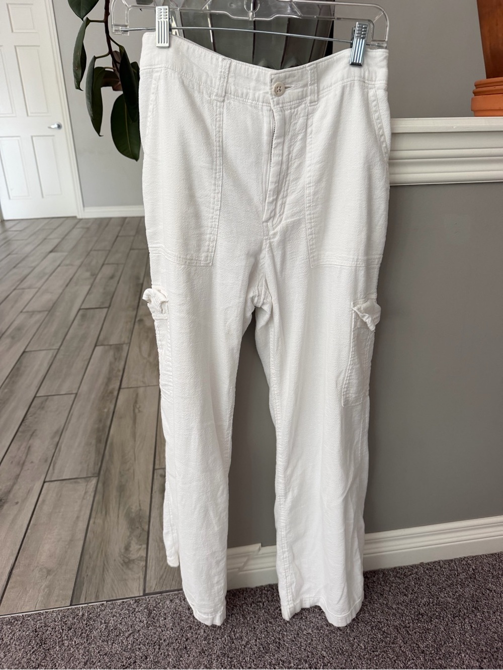 Hollister White Lined Cargo Utility Pants size small